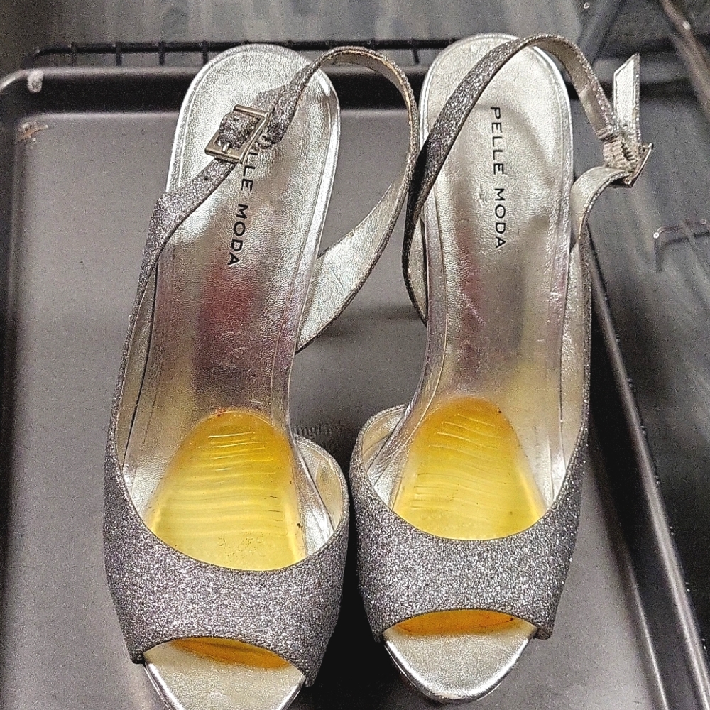 Pelle Moda silver open toe heels